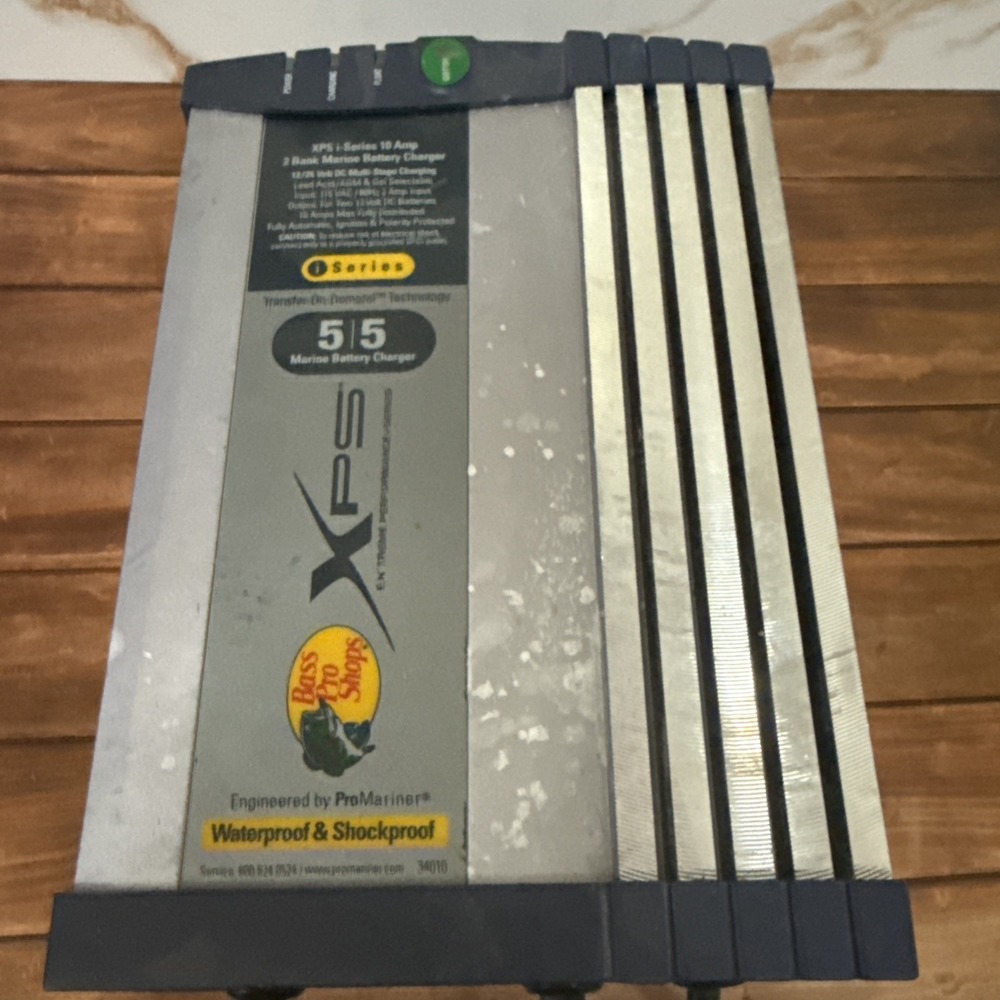 XPS I-Series 10 Amp 2 Bank Marine Battery Charger(for Parts Or Repair)